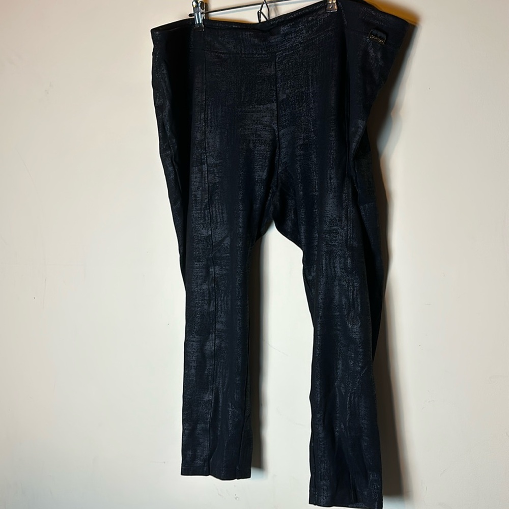 Calvin Klein Black High waist stretchy shimmer snake skin print cropped pant EUC